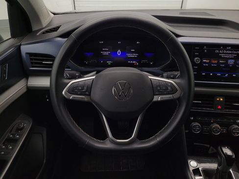 Used 2024 Volkswagen Taos SE FWD image 22