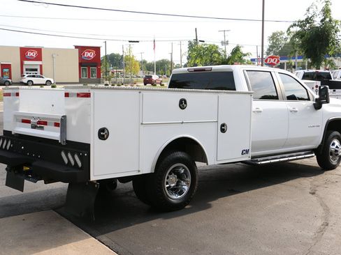 Used 2024 Chevrolet Silverado 3500 LT w/ Convenience Package AWD/4WD image 5
