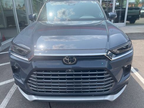 Used 2024 Toyota Grand Highlander AWD Hybrid image 3