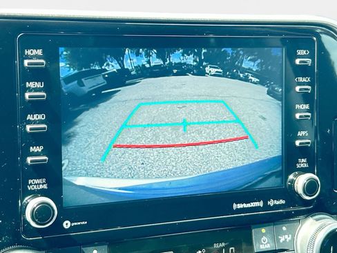 Used 2022 Toyota Highlander LE FWD image 20