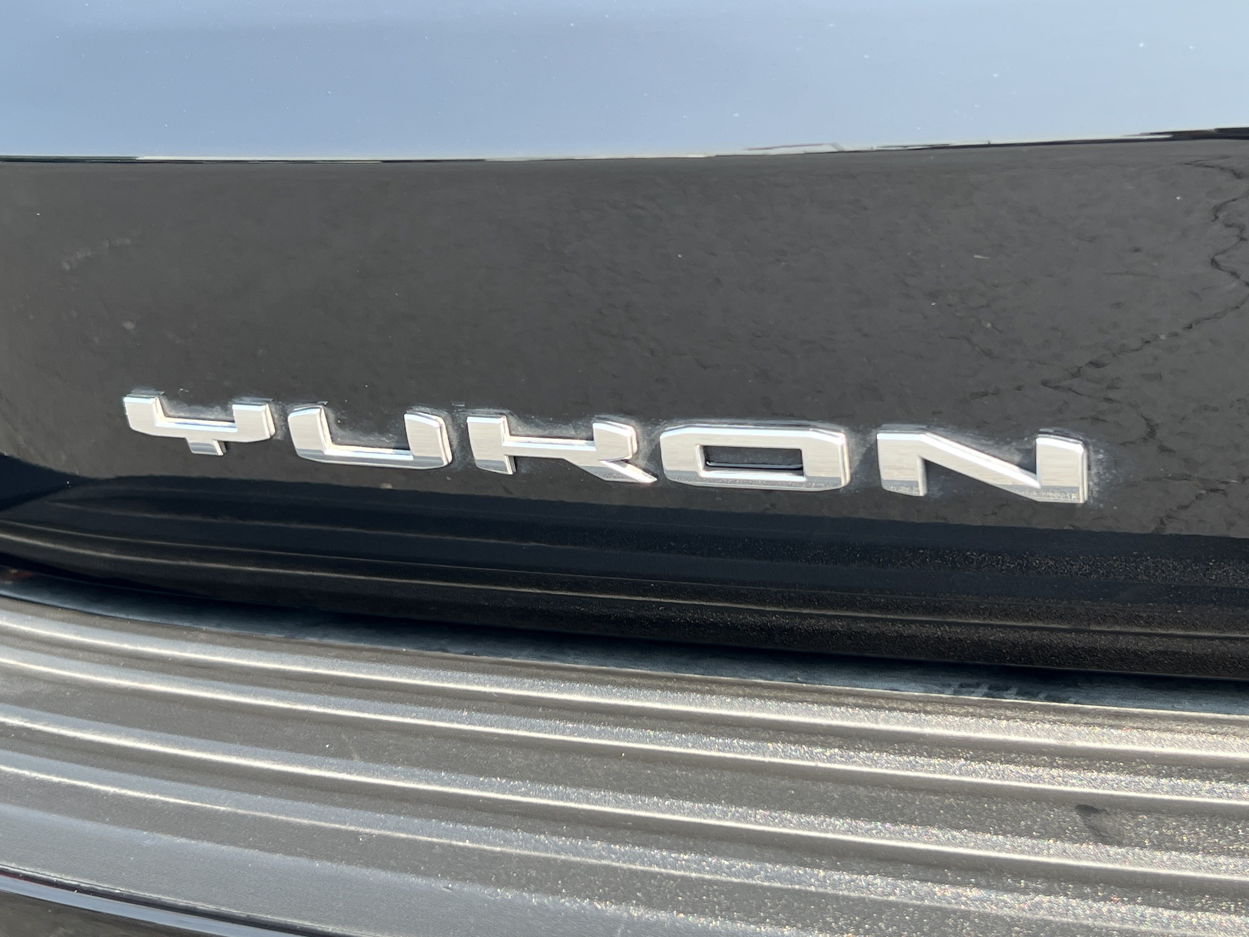 Used 2025 GMC Yukon Denali w/ Denali Reserve Package AWD/4WD image 9
