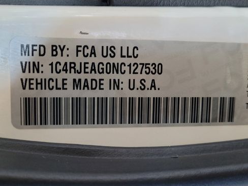 Used 2022 Jeep Grand Cherokee Laredo X image 33