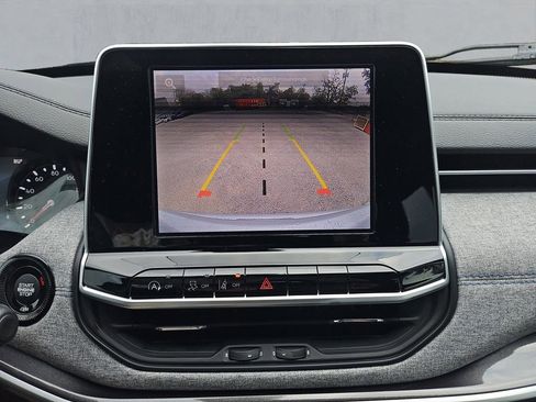 Certified 2025 Jeep Compass Latitude image 20