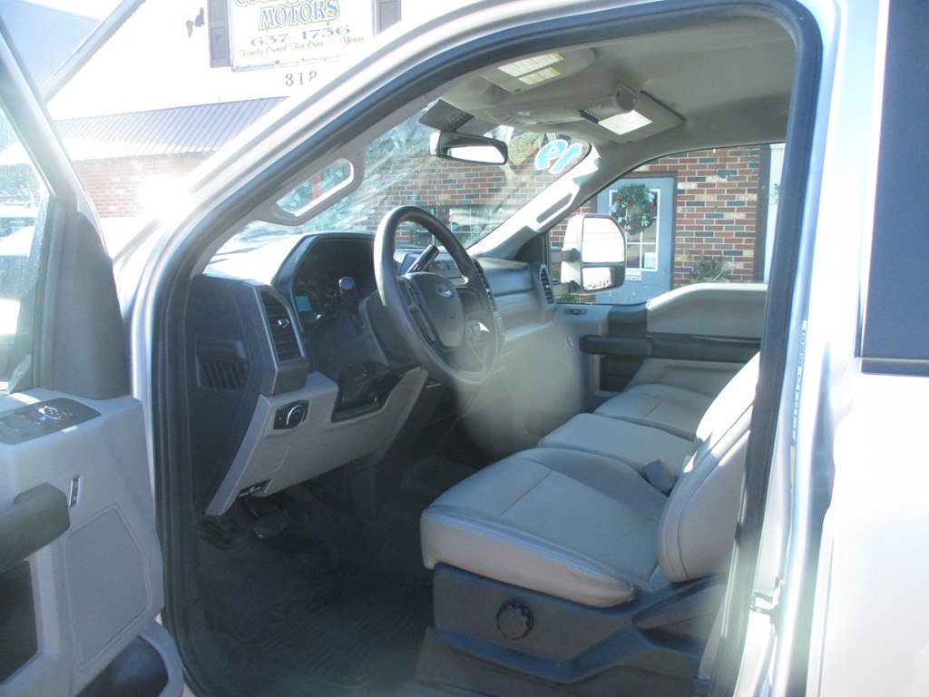 Used 2019 Ford F250 XL w/ Power Equipment Group AWD/4WD image 6