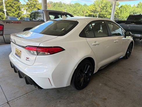 Used 2026 Toyota Corolla SE FWD image 3