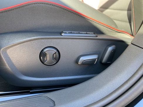 New 2025 Volkswagen GTI SE FWD image 20