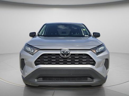 Used 2022 Toyota RAV4 LE AWD/4WD image 5