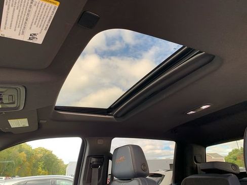 Used 2022 Chevrolet Silverado 1500 High Country image 31