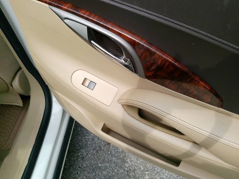 Used 2012 Buick LaCrosse Convenience FWD image 19