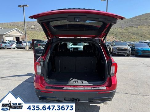 Used 2025 Ford Explorer ST-Line w/ ST-Line Street Pack AWD/4WD image 32