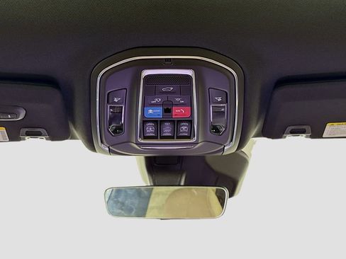 New 2025 Jeep Grand Cherokee Limited image 24