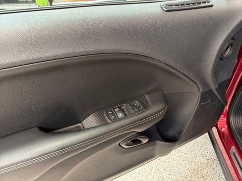 Used 2018 Dodge Challenger SRT Hellcat image 23