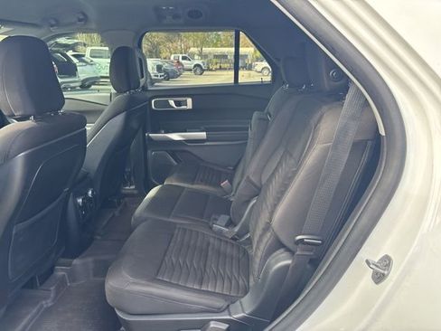 Used 2020 Ford Explorer XLT w/ Comfort Package image 10