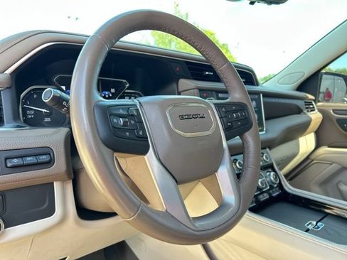 Used 2021 GMC Yukon Denali w/ Denali Premium Package AWD/4WD image 36