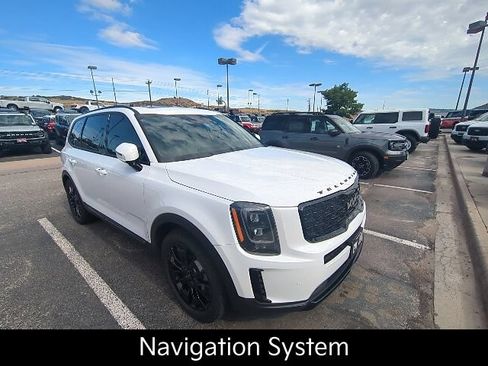 Used 2022 Kia Telluride SX w/ Nightfall Edition Package AWD/4WD image 3