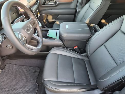 New 2026 GMC Yukon XL Denali AWD/4WD image 8