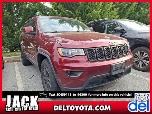 Used 2018 Jeep Grand Cherokee Laredo image 1