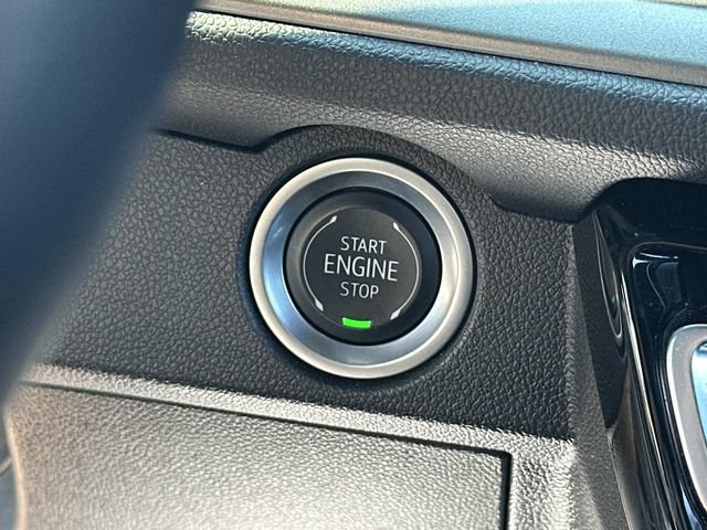 Certified 2025 Chevrolet Traverse LT FWD image 16