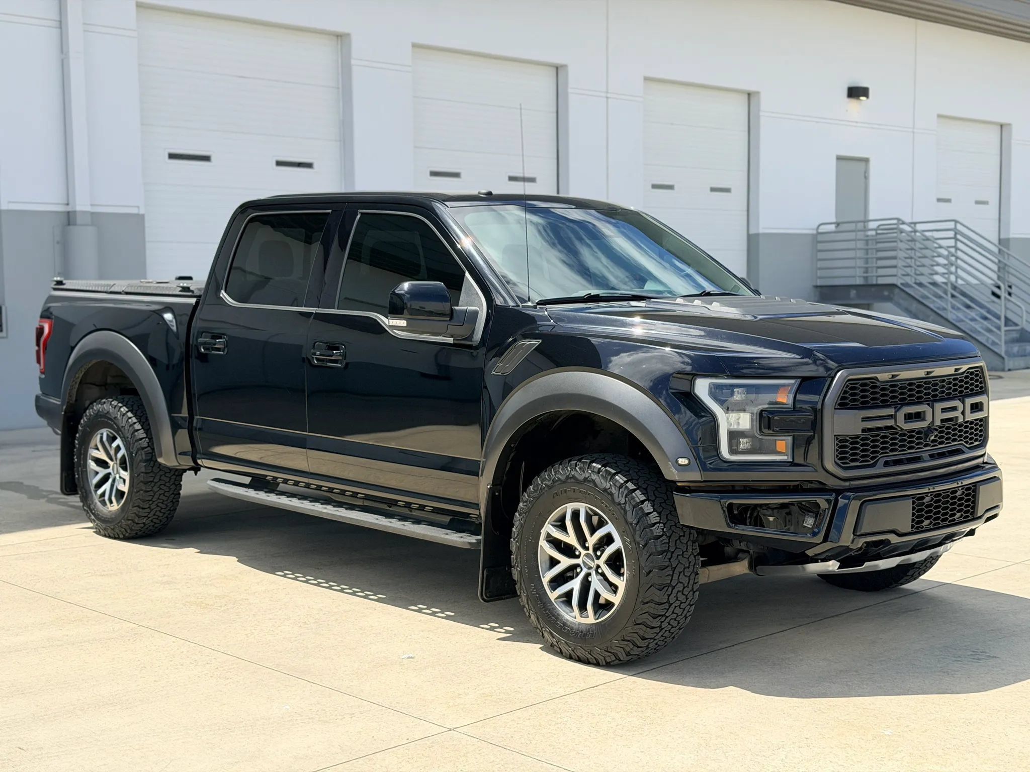 Used 2017 Ford F150 Raptor w/ Equipment Group 802A Luxury AWD/4WD image 7