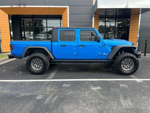 Used 2023 Jeep Gladiator Mojave w/ Trailer Tow Package AWD/4WD image 2