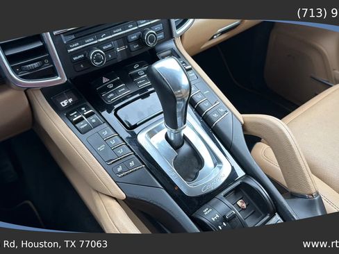 Used 2014 Porsche Cayenne image 48