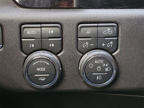 Used 2024 Chevrolet Silverado 1500 High Country w/ Midnight Edition image 16