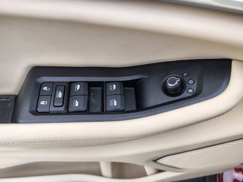 Certified 2025 Jeep Grand Cherokee L Limited w/ Luxury Tech Group II image 24