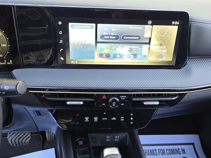 Used 2025 Nissan Kicks SR FWD image 17