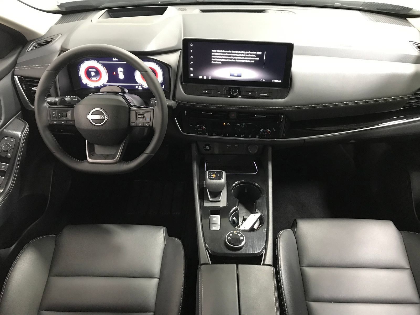 Used 2025 Nissan Rogue SL w/ Tech Package AWD/4WD image 14