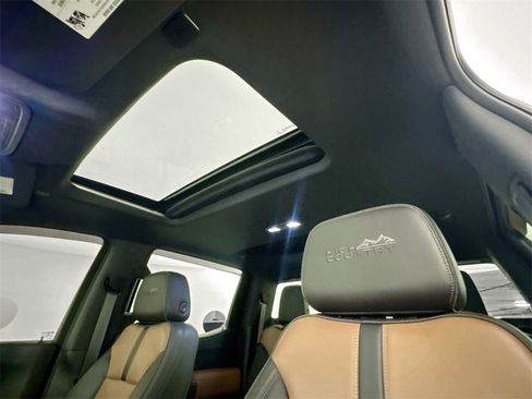 Used 2021 Chevrolet Silverado 1500 High Country w/ Technology Package image 21