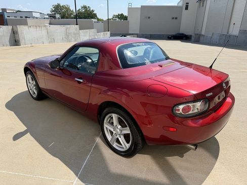 Used 2007 MAZDA MX-5 Miata Sport RWD image 25