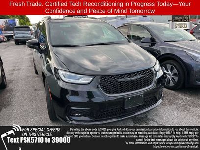 Used 2025 Chrysler Pacifica Limited