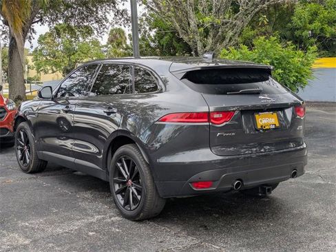 Used 2017 Jaguar F-PACE Prestige image 7
