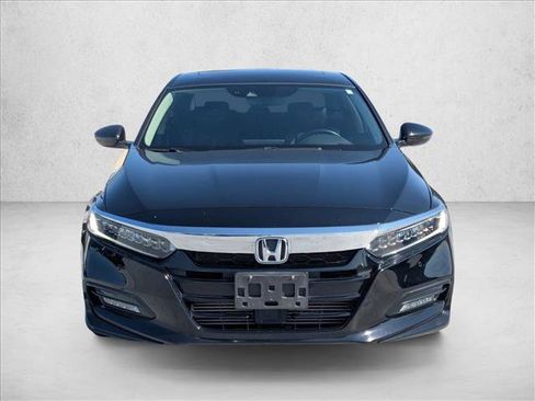 Used 2018 Honda Accord Touring image 2
