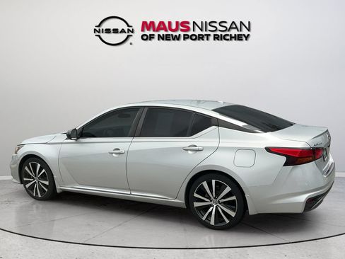Used 2020 Nissan Altima 2.5 SR FWD image 8