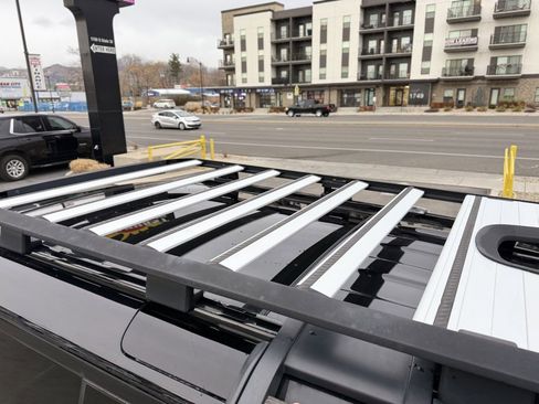 Used 2020 Land Rover Defender 110 First Edition image 14