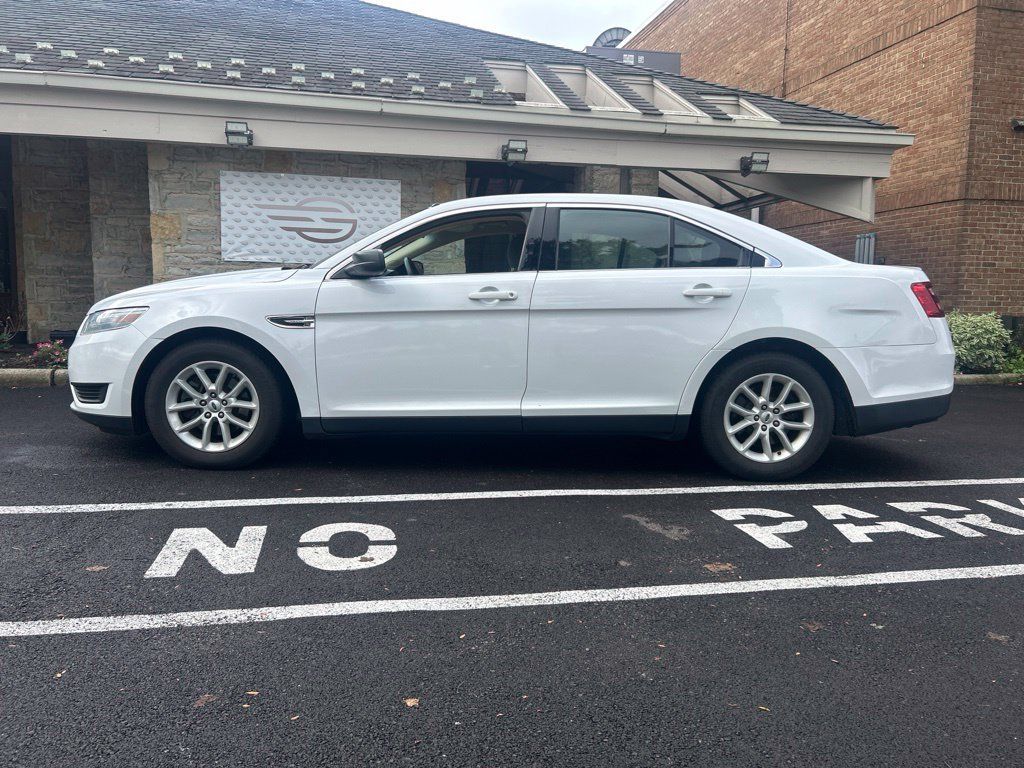 Used 2013 Ford Taurus SE FWD image 6