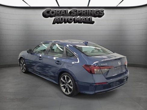 Used 2025 Honda Civic Sport image 4