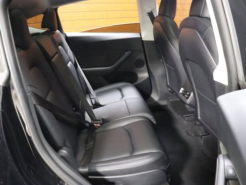 Used 2022 Tesla Model Y Long Range AWD/4WD image 55
