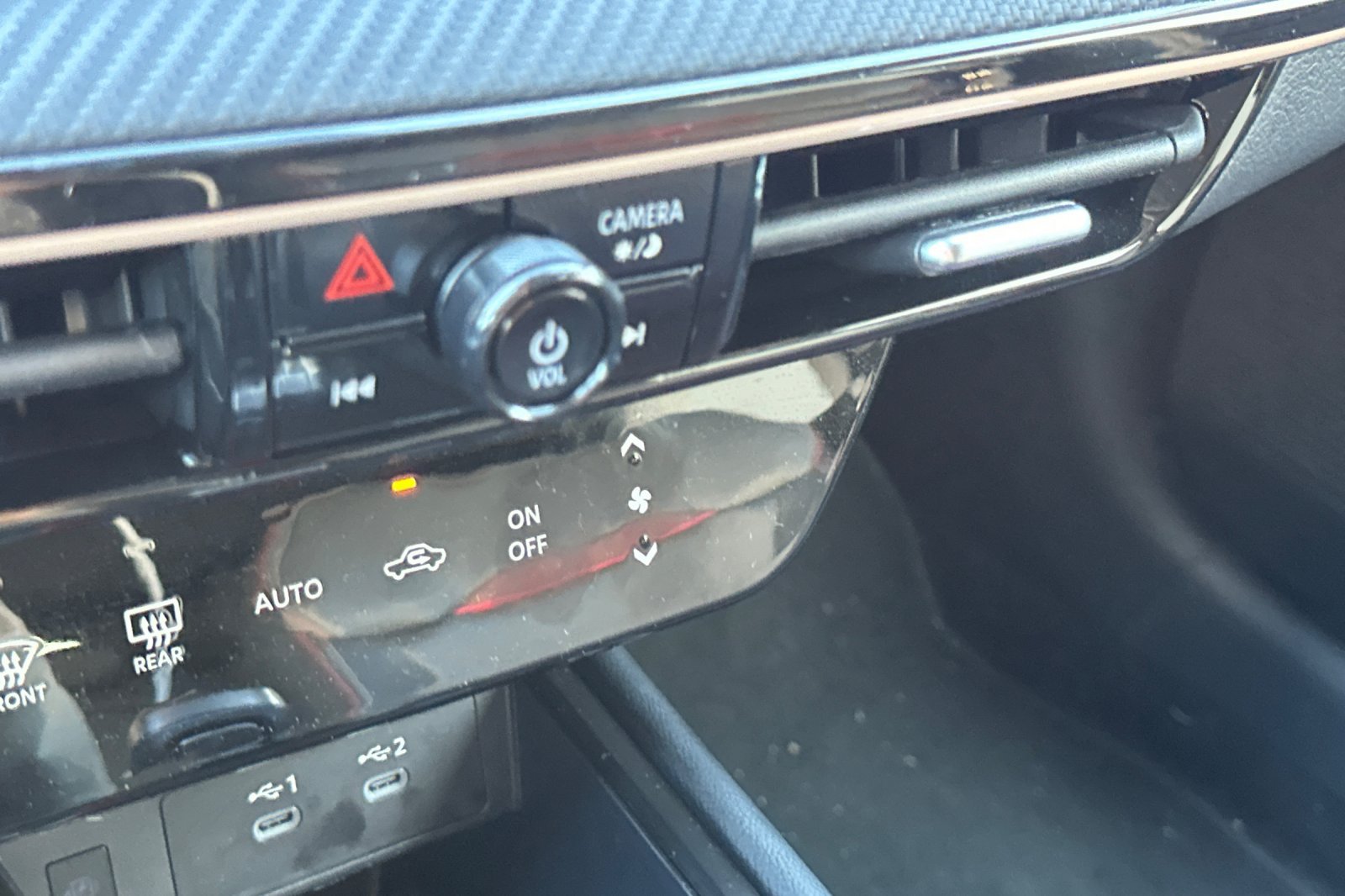 Used 2025 Nissan Kicks SR AWD/4WD image 29