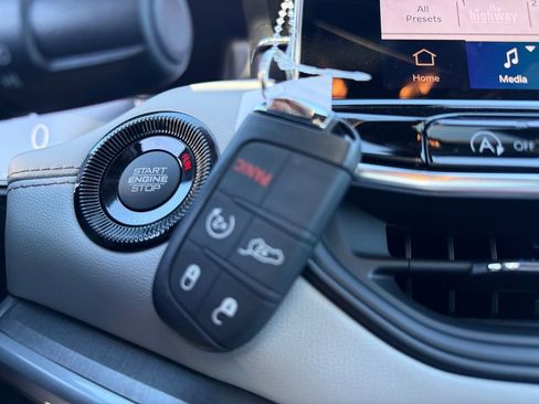 New 2026 Jeep Compass Limited w/ Sun, Sound & Navigation Group image 31