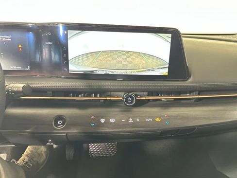 Used 2023 Nissan Ariya AWD image 22