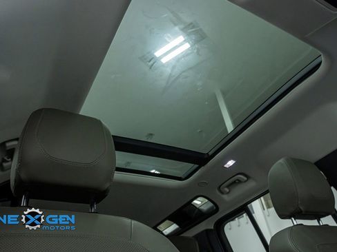 Used 2023 Land Rover Defender 110 S image 42