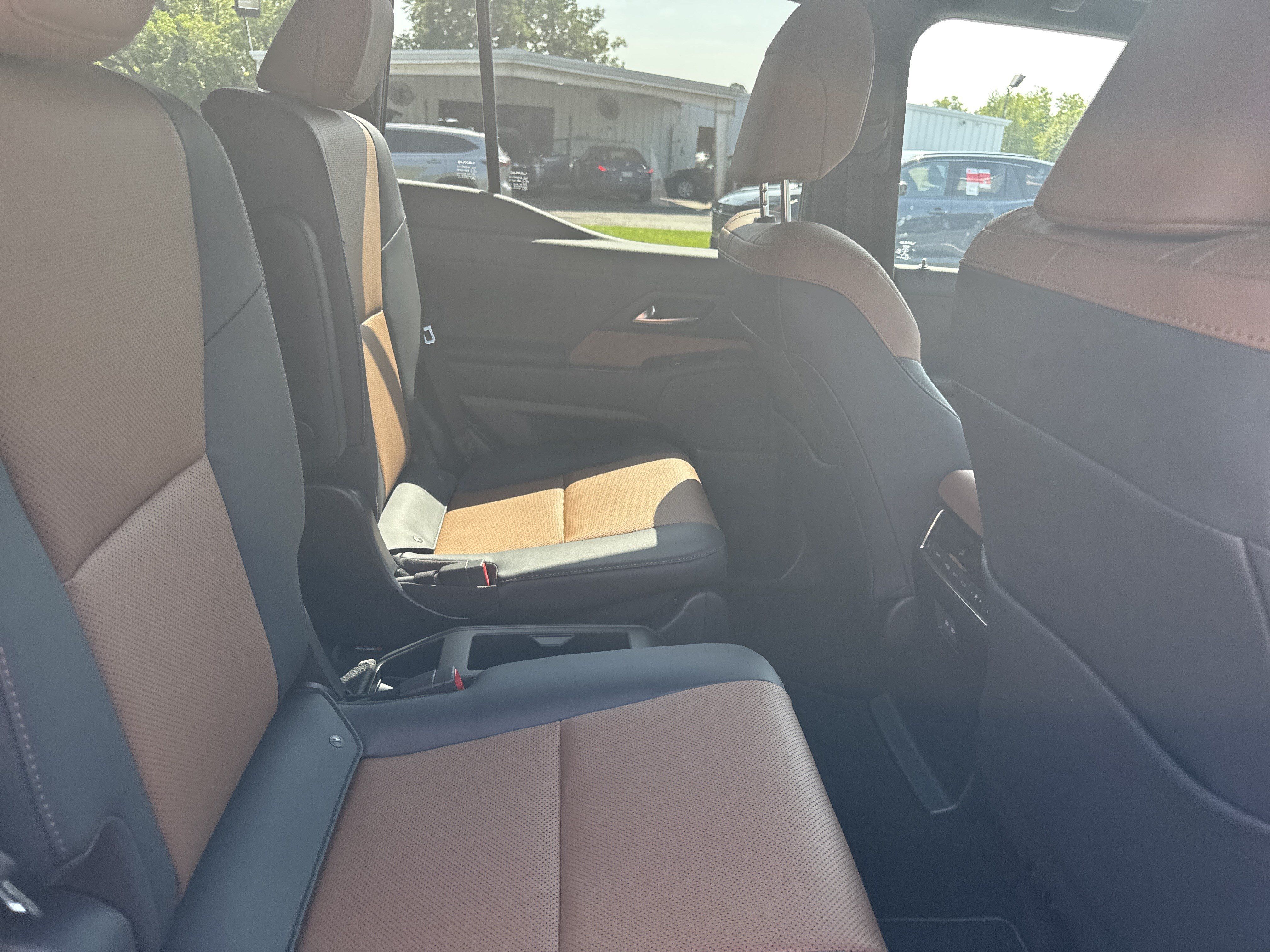 Used 2026 Lexus GX 550 w/ Cold Area Package AWD/4WD image 34