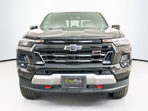 Used 2023 Chevrolet Colorado Z71 image 2