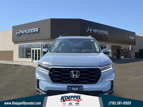 Used 2023 Honda Pilot Touring image 2