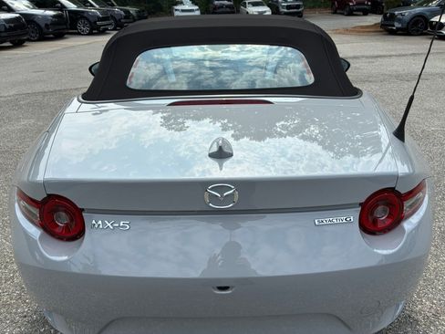 Used 2025 MAZDA MX-5 Miata Grand Touring w/ Weather Package RWD image 12