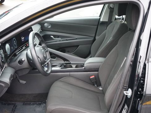 Certified 2023 Hyundai Elantra SEL w/ Convenience Package image 16