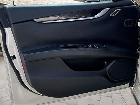 Used 2015 Maserati Ghibli RWD image 14