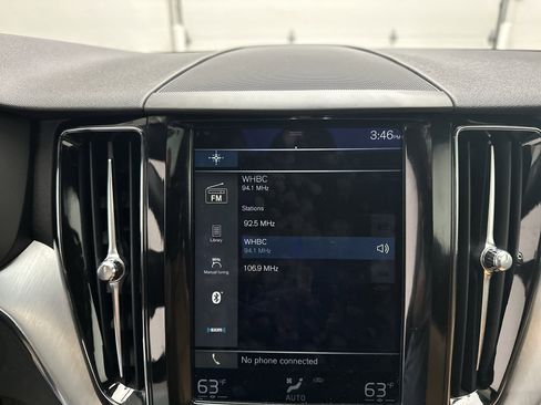 Used 2018 Volvo XC60 T5 Momentum w/ Convenience Package image 34